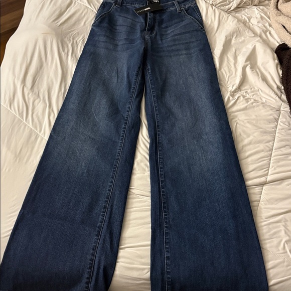 Fashion Nova baggy straight leg dark blue jeans - Picture 5 of 6